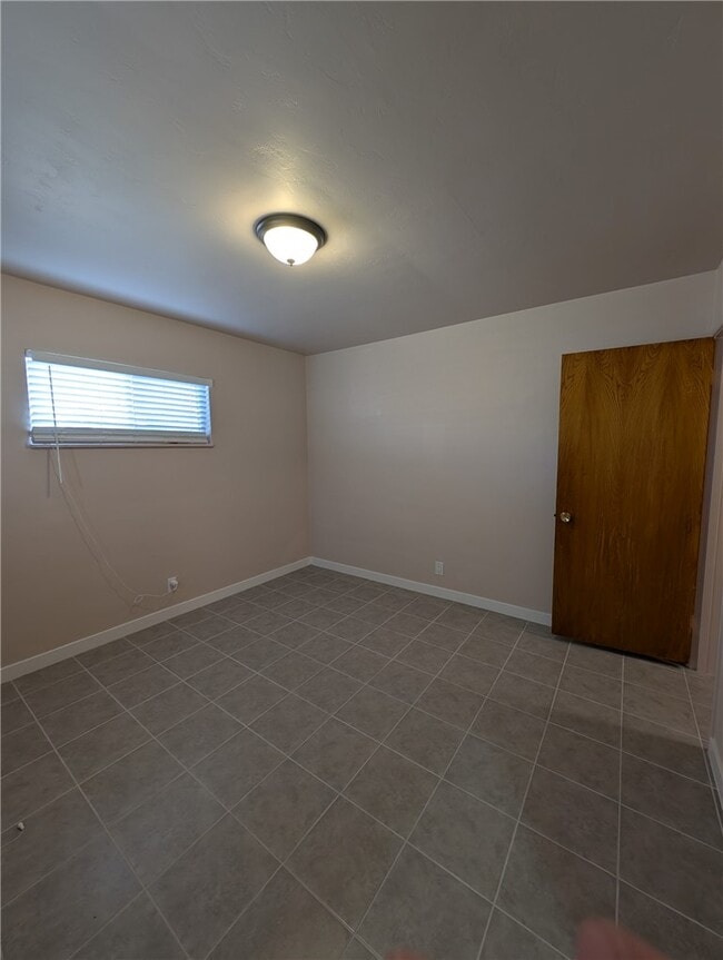 Building Photo - 379 N 3rd St