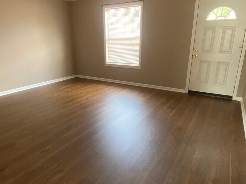 Building Photo - 103 Skyview Dr