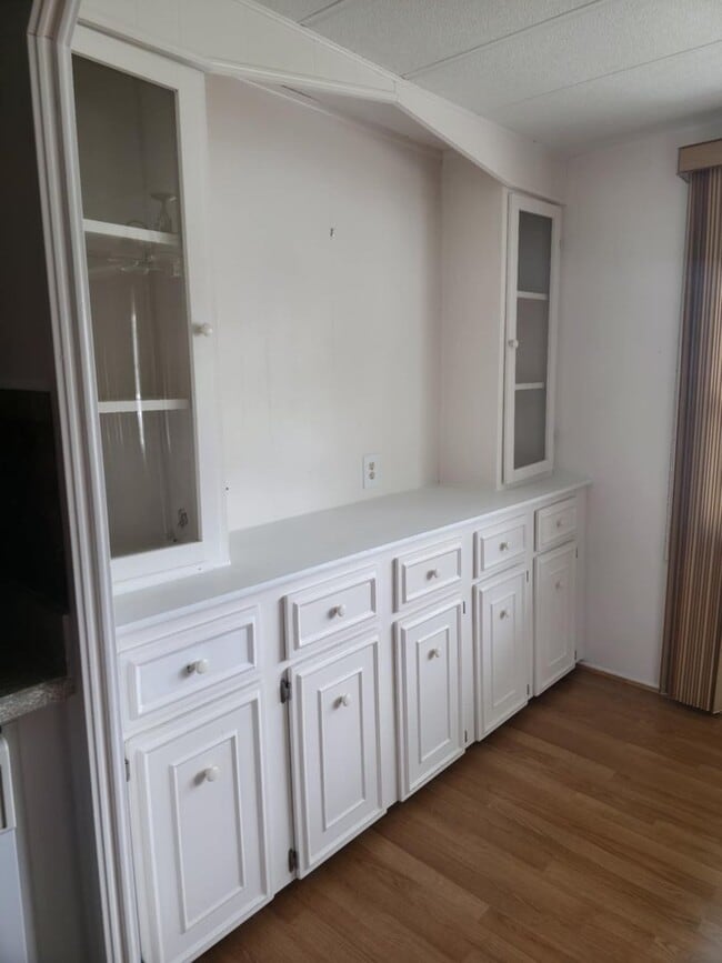 Building Photo - 2 BEDROOM 2 BATHROOM ON THE GOLF COURSE