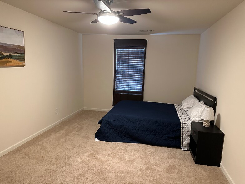 Building Photo - 522 Jernigan St