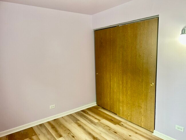 Building Photo - 2732 Wilshire Ct