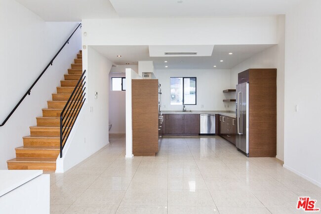Building Photo - 8639 Whitworth Dr