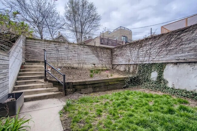 Building Photo - 1629 W Julian St