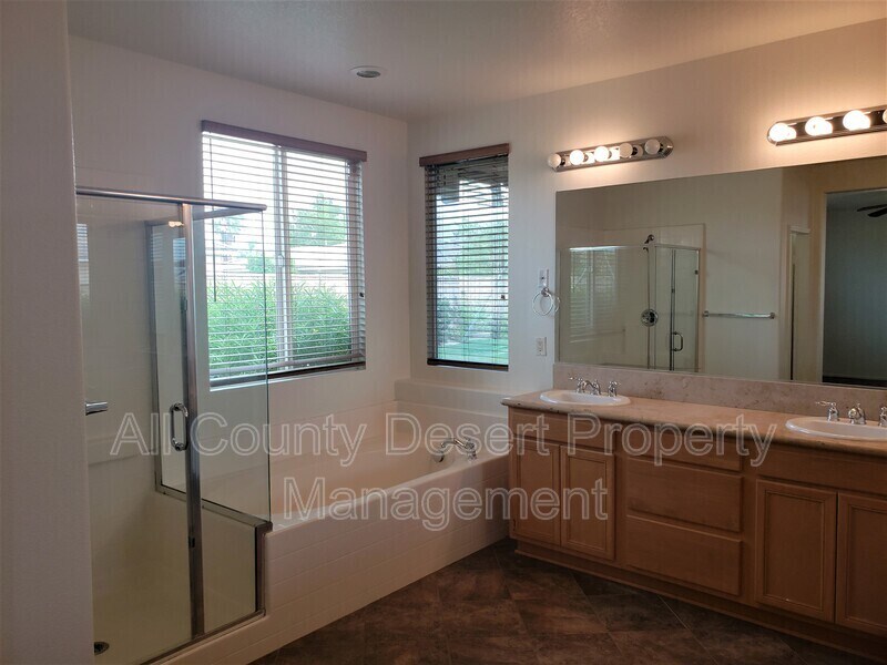 Building Photo - 37853 Avon St