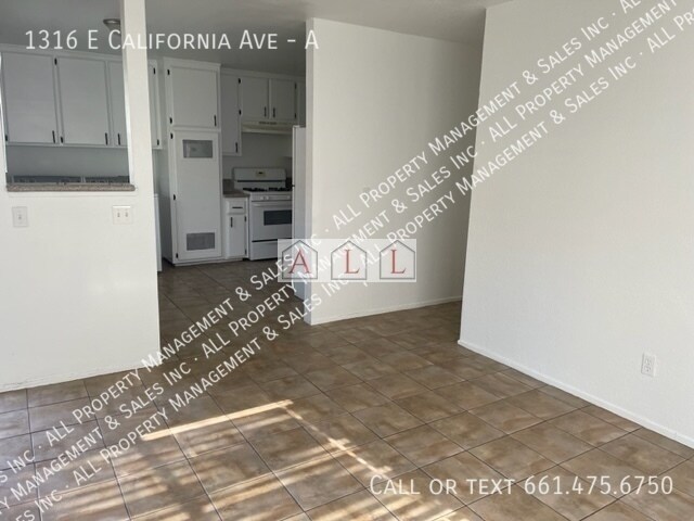 Building Photo - 1316 E California Ave