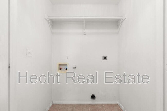 Building Photo - 3117 Douglas Fir Dr