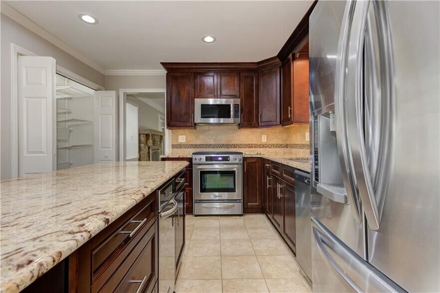 Building Photo - 1837 Chancery Ln