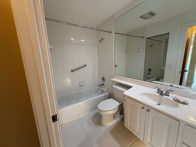 Building Photo - Elegant 2 Bedroom 2 Bath Villa Villagewalk in Palmer Ranch