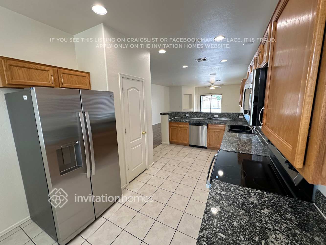 Building Photo - 2213 W Carolina Dr