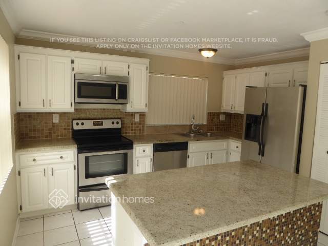 Building Photo - 13995 Langley Pl