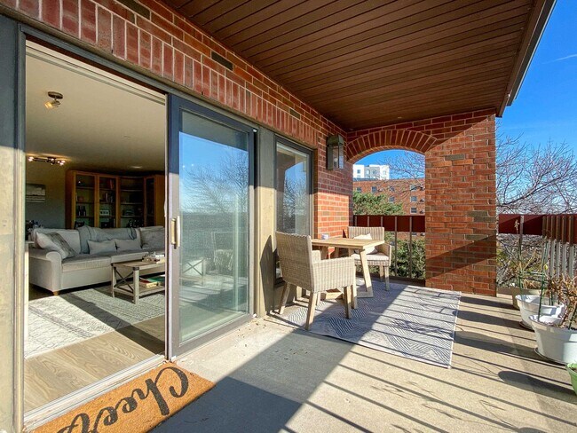 Building Photo - 601 N Segoe Rd