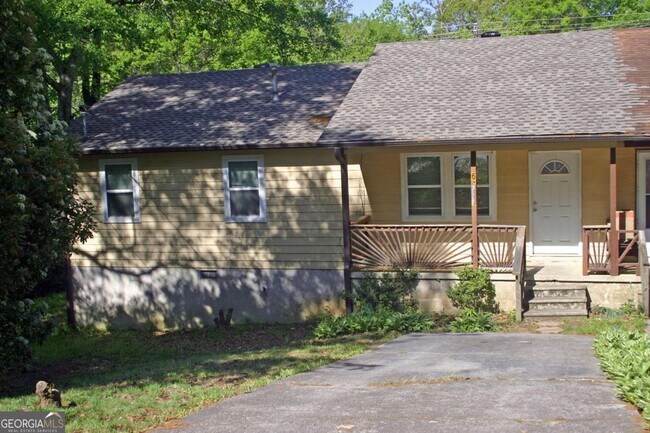 Building Photo - 6694 Young Ct