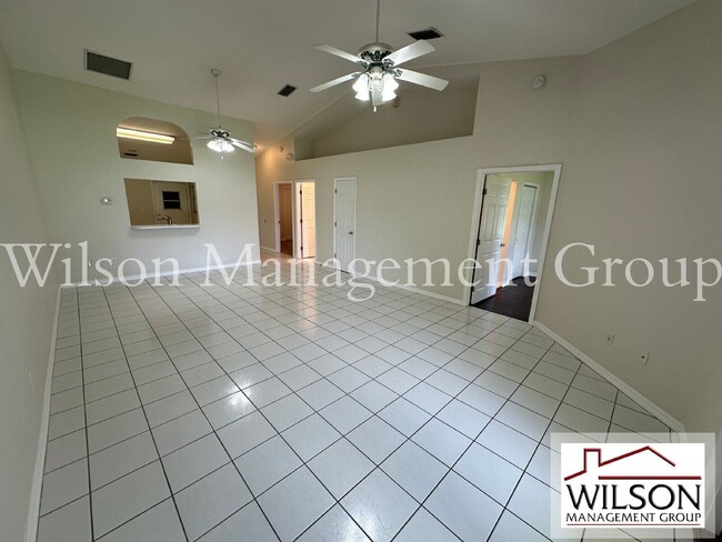 Building Photo - 4066 Bonnie Dr