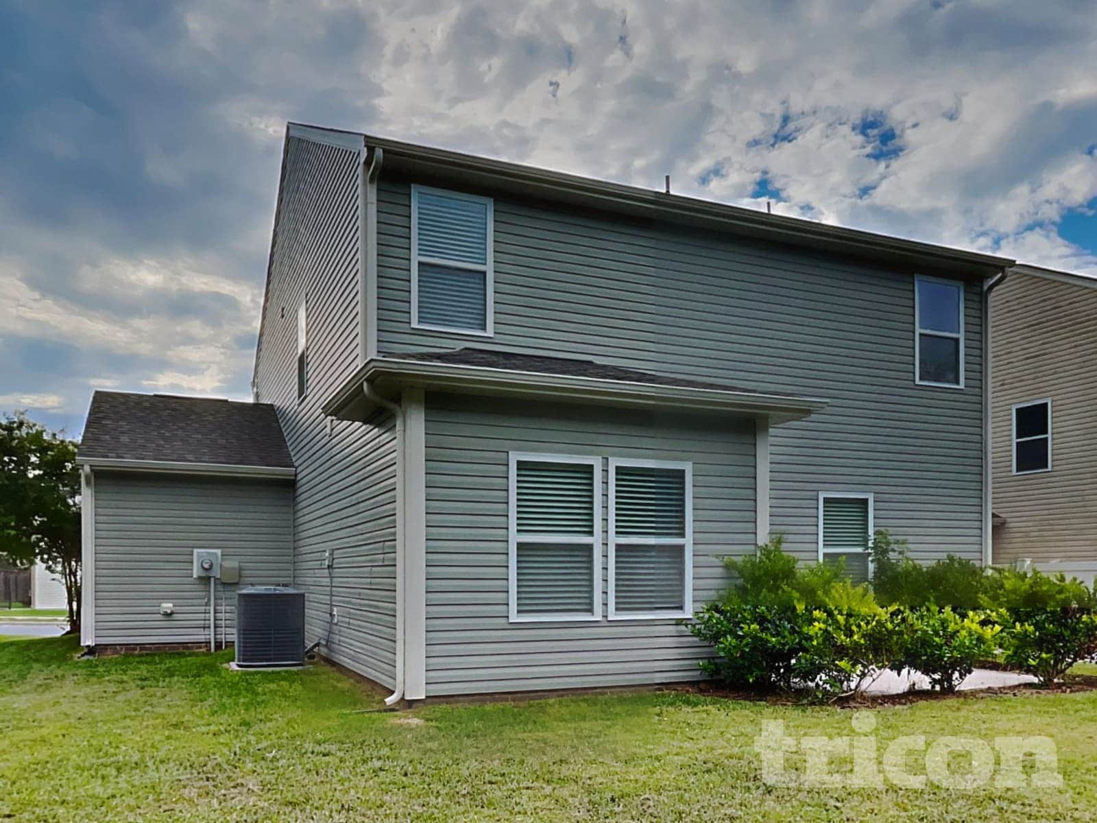 Building Photo - 513 Soaring St