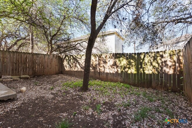 Building Photo - 832 Sagewood Trail