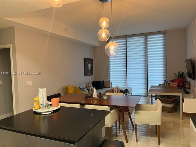 Building Photo - 1010 Brickell Ave