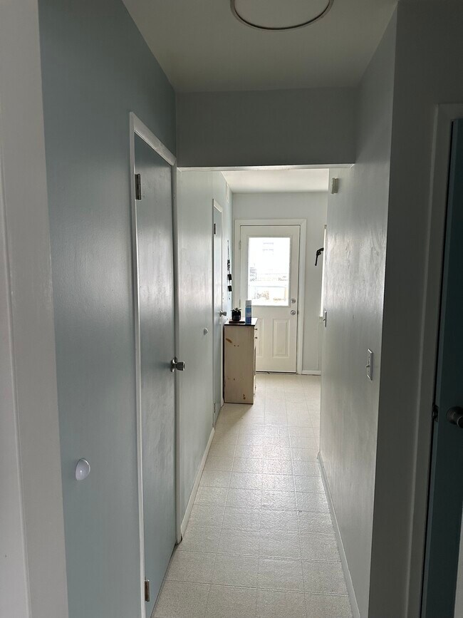 Building Photo - 108 S 22nd St