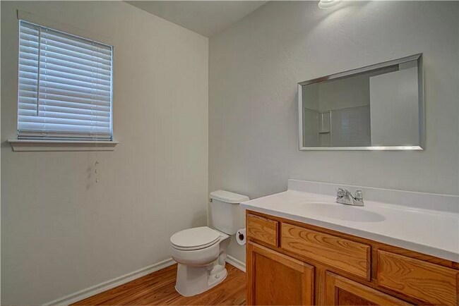 Building Photo - Beautiful Brick Home in Great School Distr...