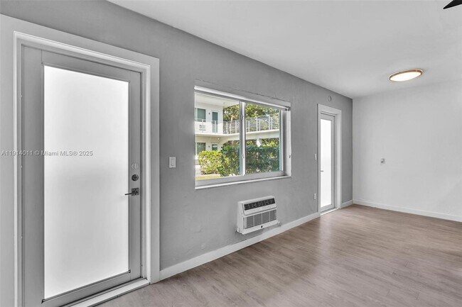 Building Photo - 9200 E Bay Harbor Dr