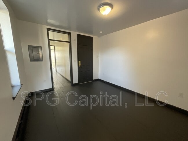 Building Photo - 659 W Philadelphia St