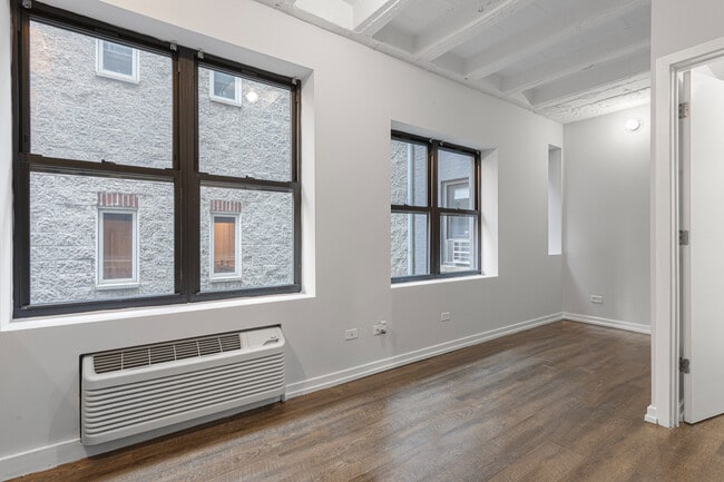Building Photo - 5718 N Winthrop Ave