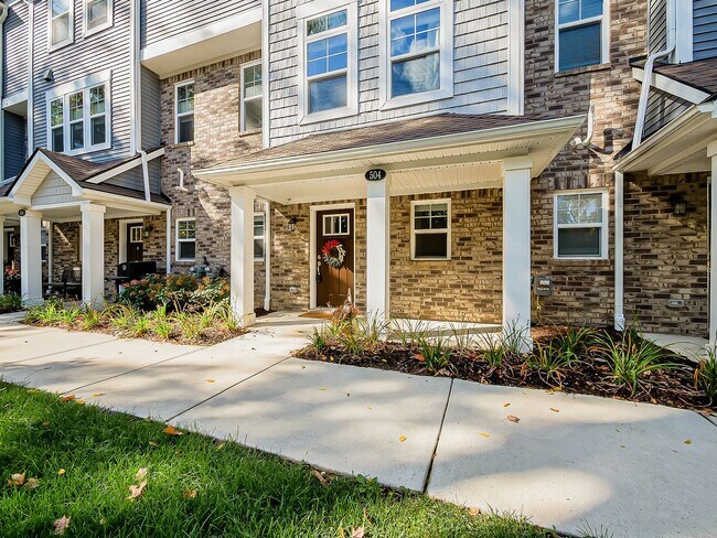 Building Photo - Move-In Ready 3-Bedroom Home in Prime Downtown Brighton!