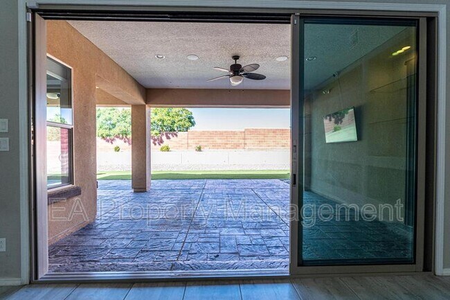 Building Photo - 827 Mesa Roja Trail NE