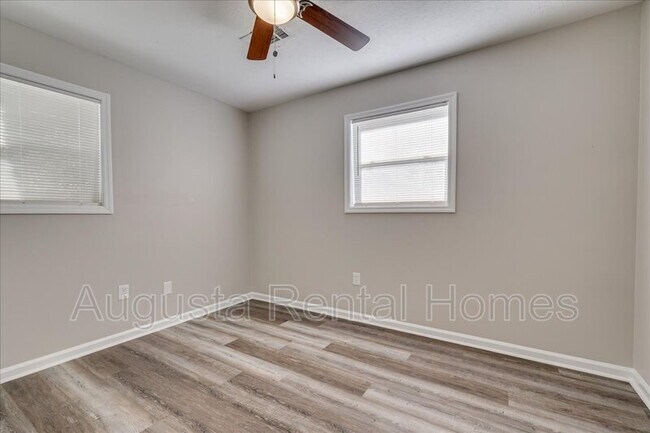 Building Photo - 3603 Columbine Dr