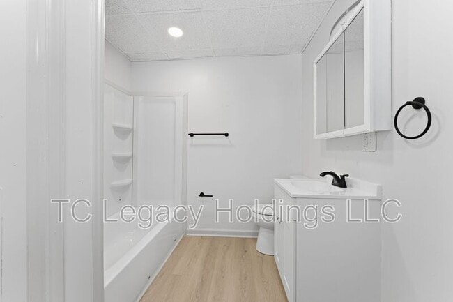 Building Photo - 16 Flint St