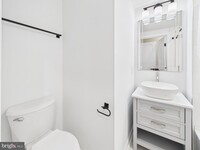 Building Photo - 1320 Grove St