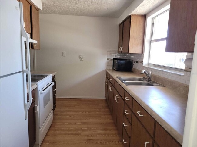 Building Photo - 6430 Lomand Ave