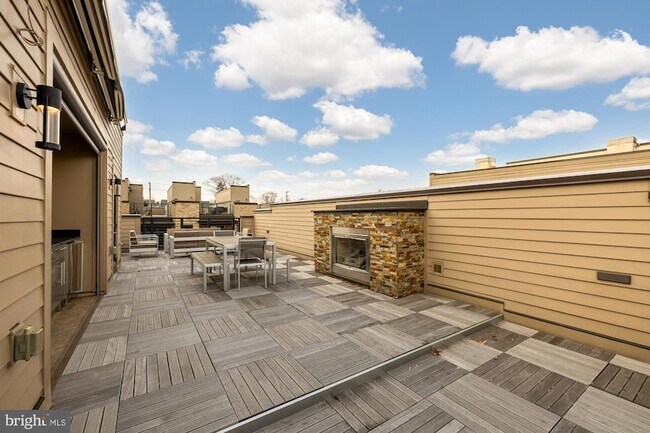 Building Photo - 153 Winsome Cir