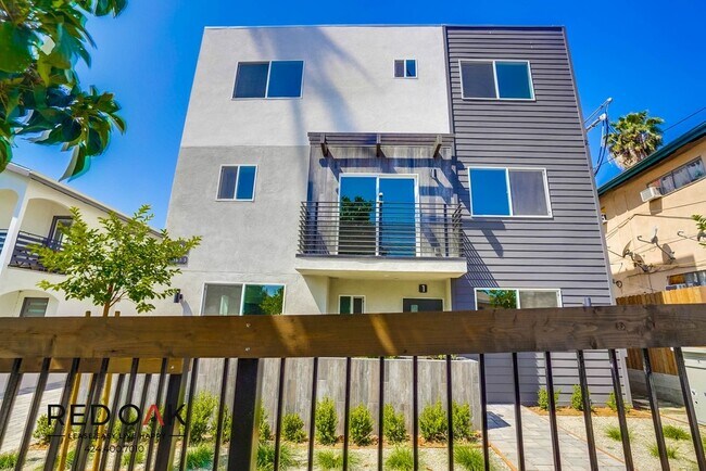 Building Photo - 4506 Esmeralda St