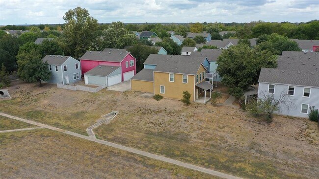 Building Photo - 133 Rush Haven