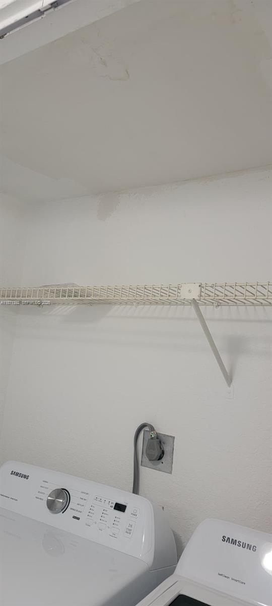 Building Photo - 8323 Lake Dr