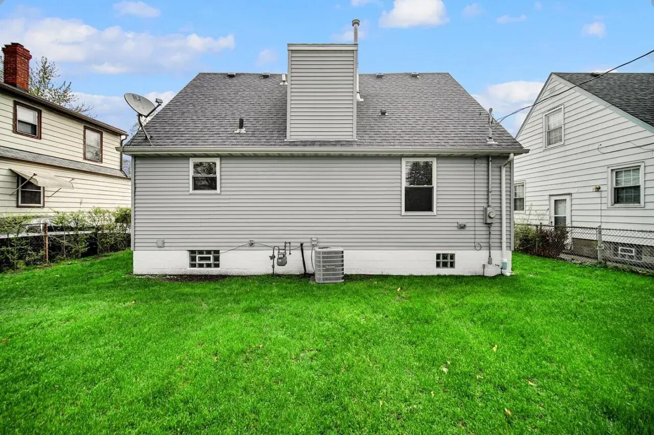 Back of house - 6806 Ridgeland Ave