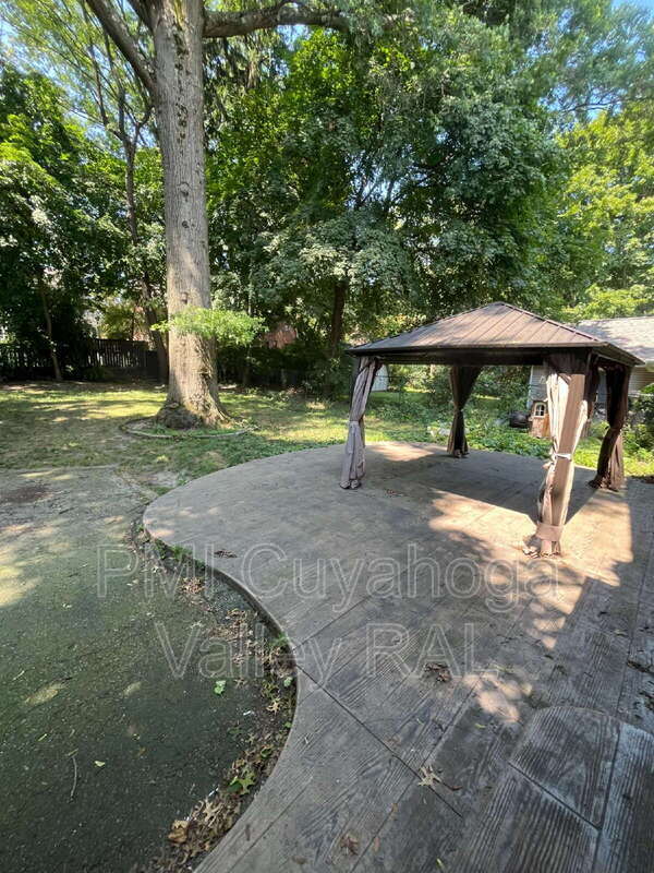 Building Photo - 358 Merriman Rd