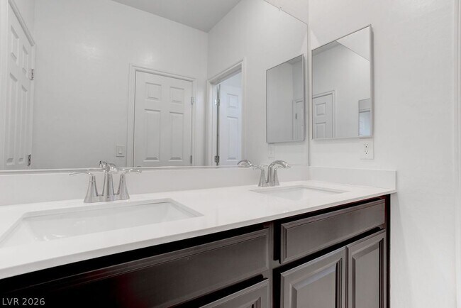 Building Photo - 7106 Calvert Cliffs St