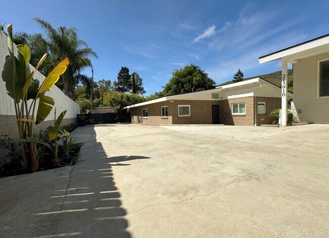 Building Photo - Brand New Upgraded 2BD2BA ADU | Gated | Canyon Views | Private Laundry & Parking