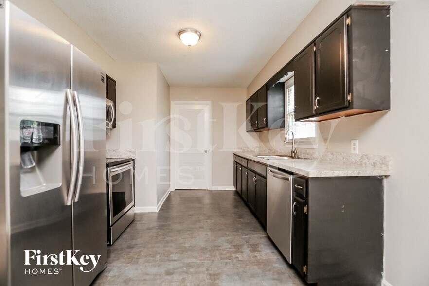 Building Photo - 5496 Burnt Knob Rd