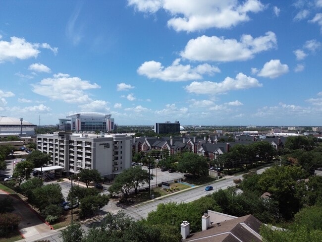 Building Photo - 7950 N Stadium Dr
