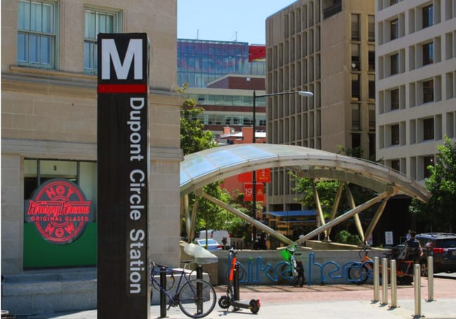 Building Photo - Logan Circle Beautifully Renovated Studio Apartment