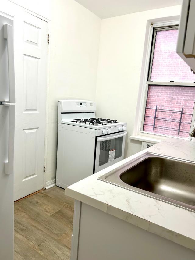 Building Photo - 2 bedroom in Bronx NY 10467