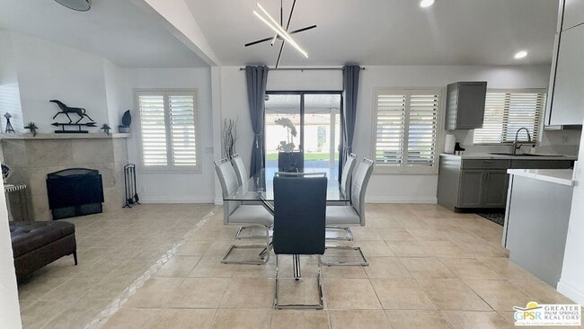 Building Photo - 44734 San Jose Ave