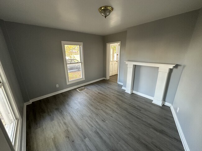 Building Photo - 79 Parker St