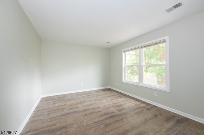 Building Photo - 99 Chesapeake Ave