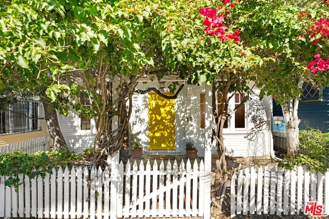 Building Photo - 219 Market St