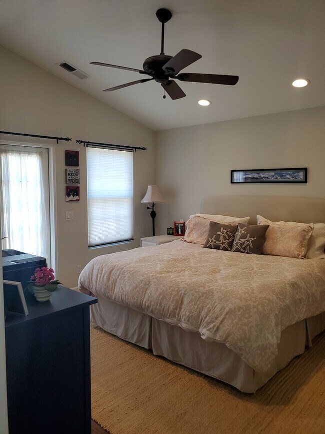 Building Photo - Elegant Coronado Village Home