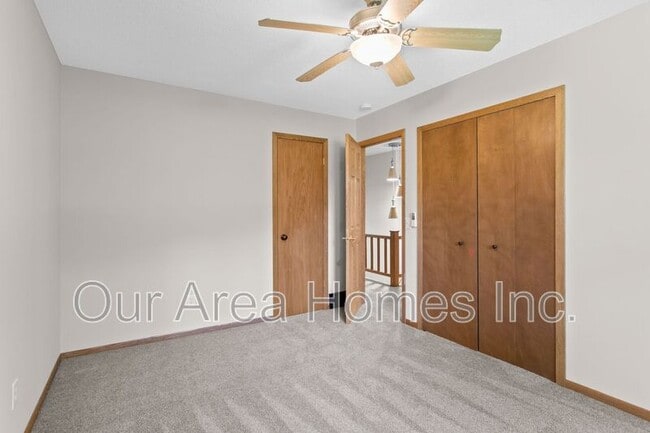 Building Photo - 16037 Oneida St NW
