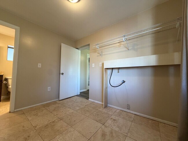 Building Photo - CHARMING HOME FOR RENT IN DOWNTOWN ST. GEORGE!